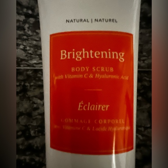 Scentuals Brightening Body Scrub With Vitamin C & Hyaluronic Acid ~ 200 ml - Picture 2 of 4